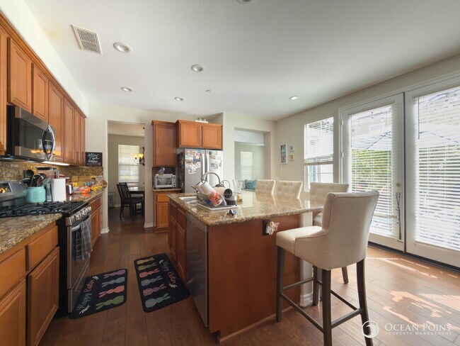 Building Photo - 3 Bedroom Condo for Rent in Ventura!