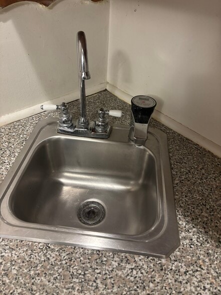 Building Photo - 153 Grand St