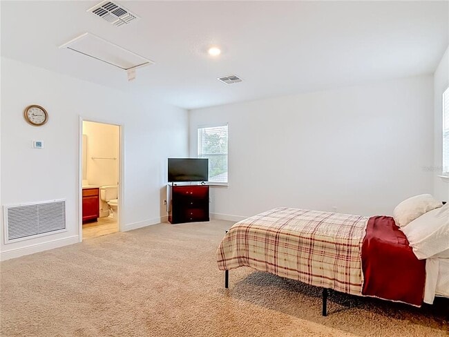 Building Photo - 792 Hyperion Dr