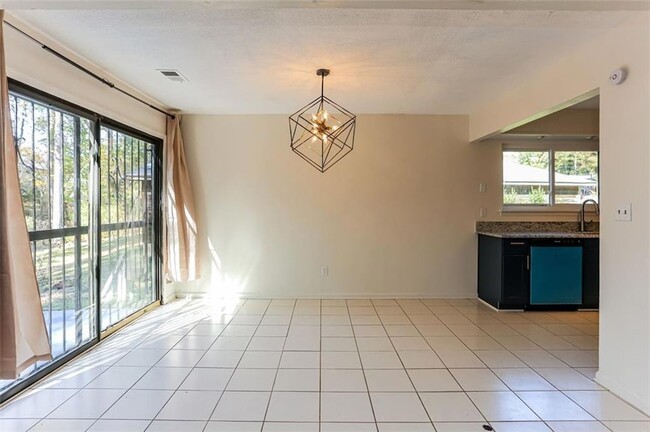 Building Photo - 135 Beethoven Ct