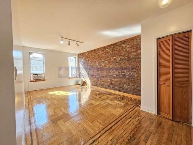 Primary Photo - 707 West 171st Street
