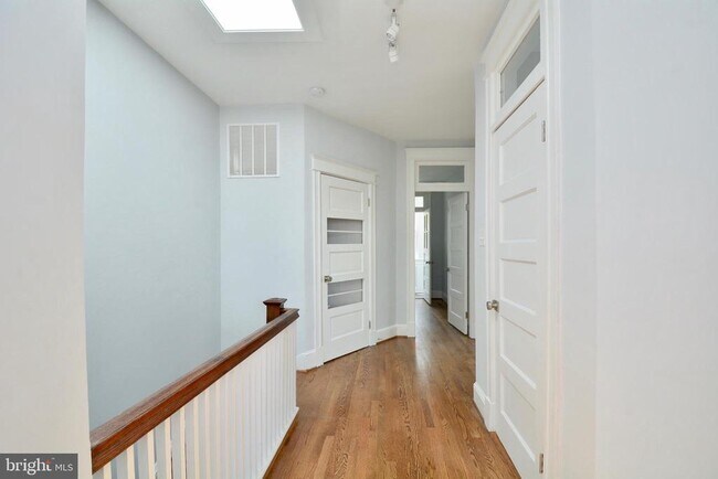 Building Photo - 1724 2nd St NW