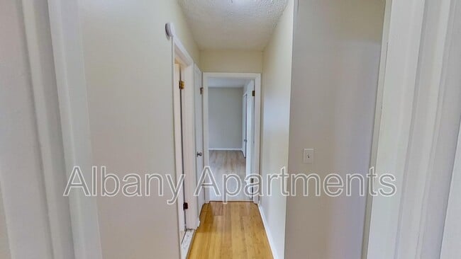 Building Photo - 35 Parkwood St