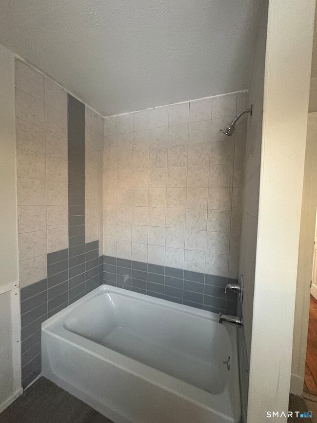 Building Photo - 56 Dorman St