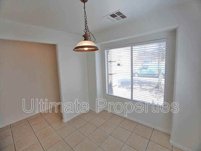 Building Photo - 25261 W Cranston Ln
