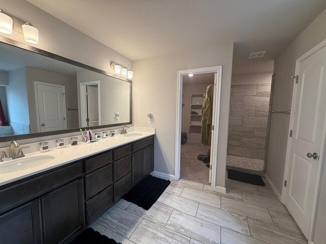 Building Photo - 7712 Windstone Dr