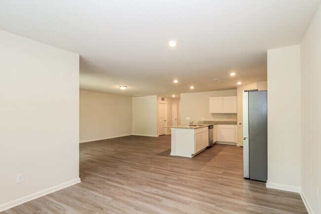 Building Photo - 2195 Bayside St SW