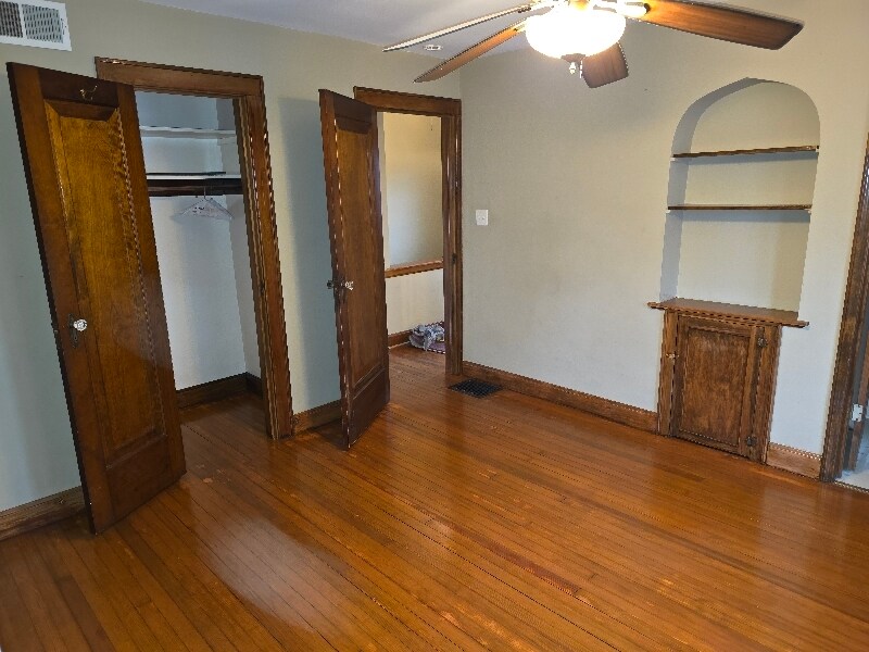 Building Photo - 727 S Rotherwood Ave