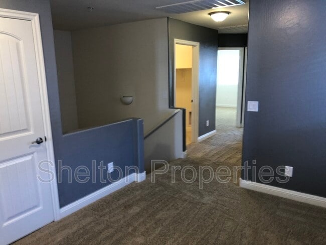 Building Photo - 20901 W Maiden Ln