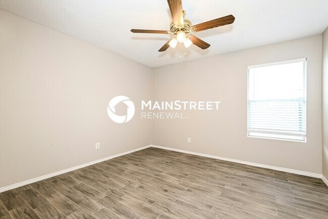 Building Photo - 3 Bedroom Pet-Friendly Home in Grand Prairie, TX with Main Street Renewal