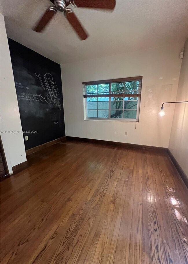 Building Photo - 814 Michigan Ave