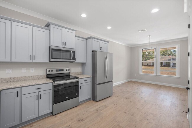 Building Photo - New All Brick 4 Bedroom in Niceville!