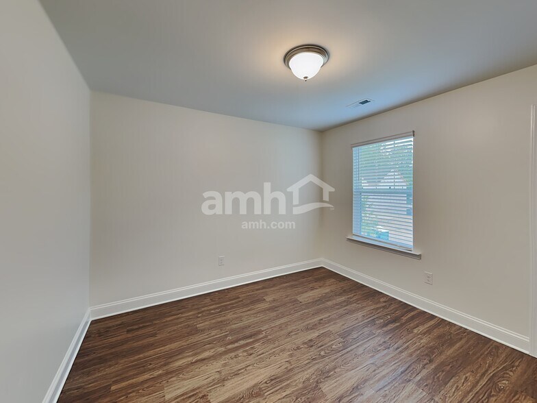 Building Photo - 2023 St Joseph Dr