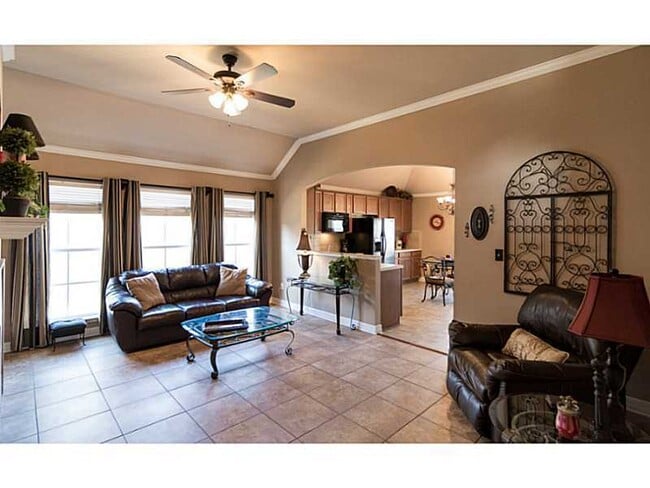 Building Photo - 505 Gaston Cir