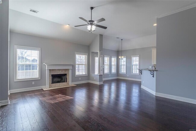 Building Photo - 8740 Pemberton Park