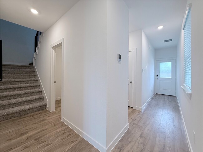 Building Photo - 28214 Meadowlark Sky Dr