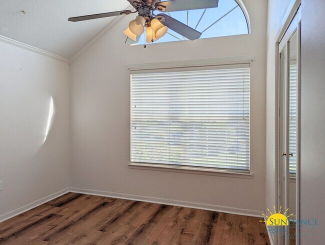 Building Photo - Centrally located and renovated Fort Walto...