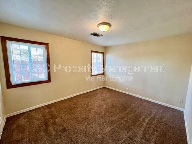 Building Photo - 1720 Cherry Ave