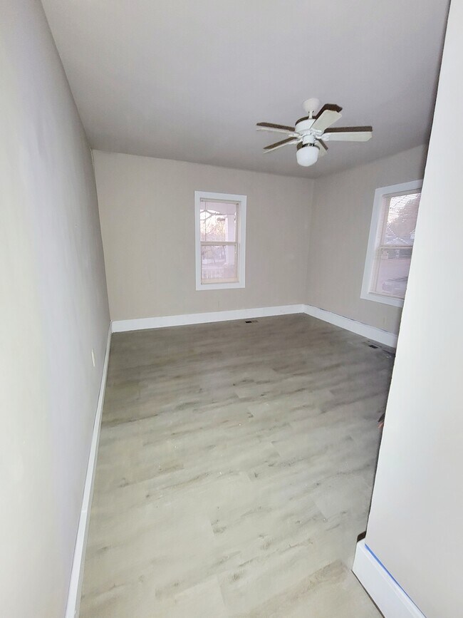 MB - 1010 Burgess Ave