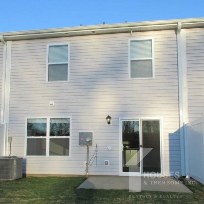 Building Photo - 205 W Blackstock Rd