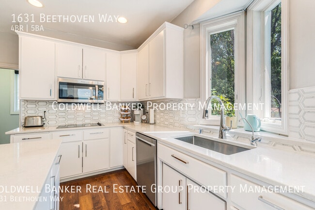 Building Photo - 1631 Beethoven Way