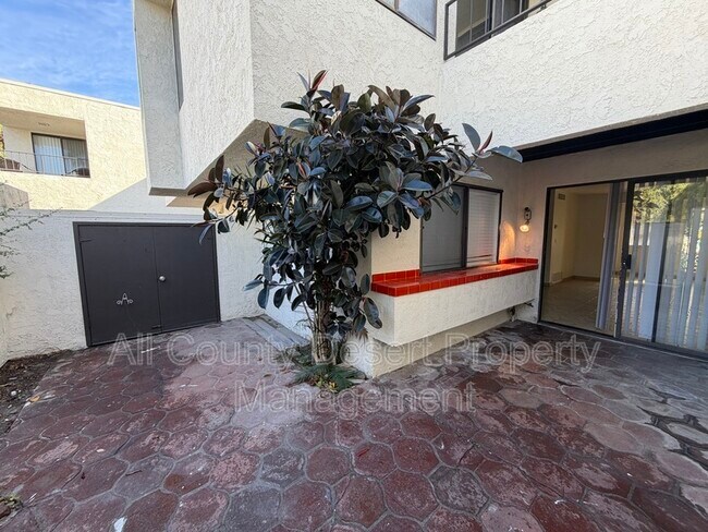 Building Photo - 73340 Shadow Mountain Dr