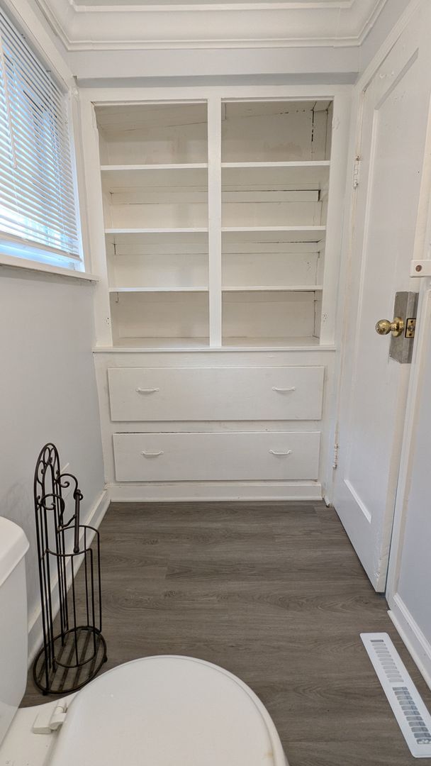 Building Photo - Newly renovated 2-bedroom, 1-bathroom home...