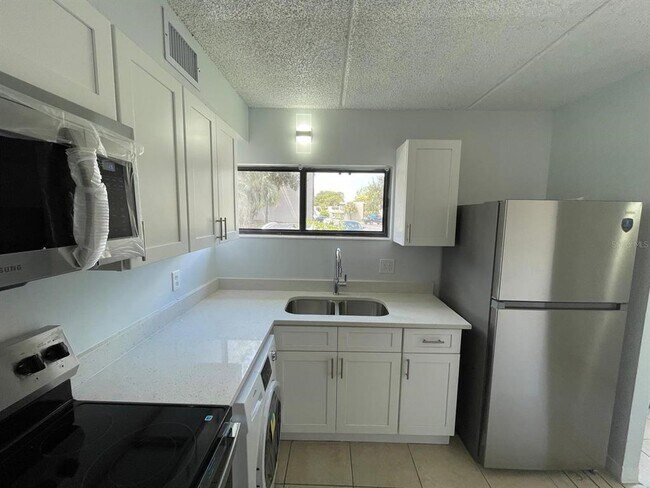 Building Photo - 1108 Bartow Rd