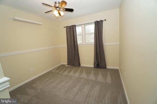 Building Photo - 915 Arch St