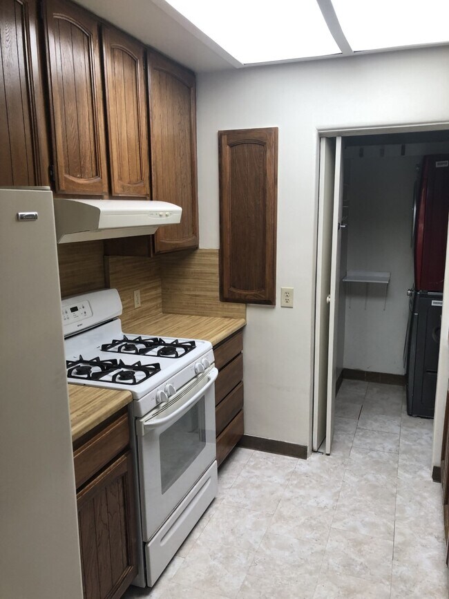 Building Photo - 3151 Meadow Grove Dr