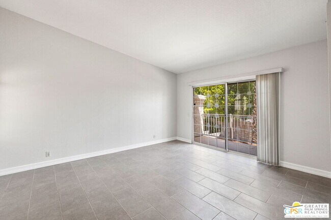 Building Photo - 505 S Farrell Dr