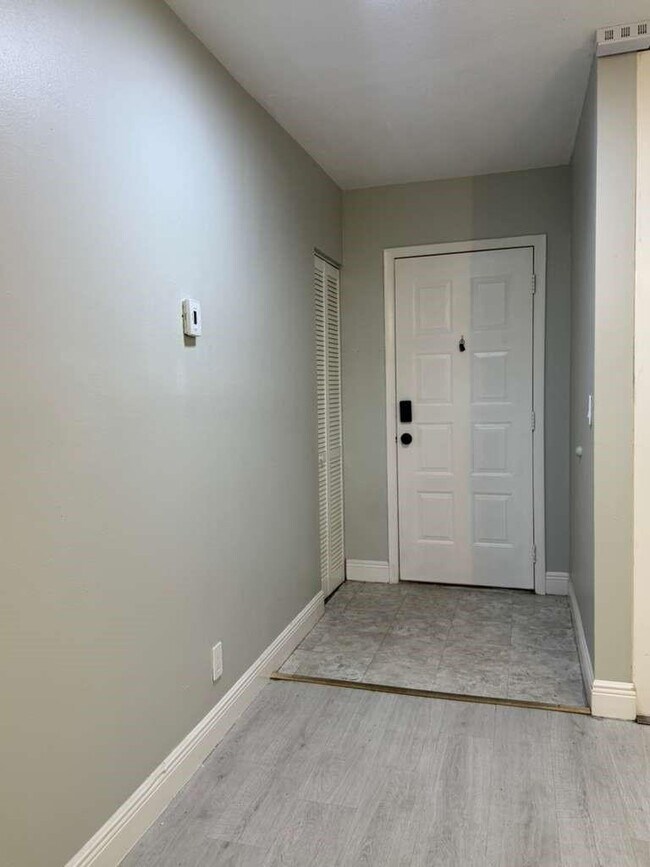 Building Photo - 3167 Cocoplum Cir