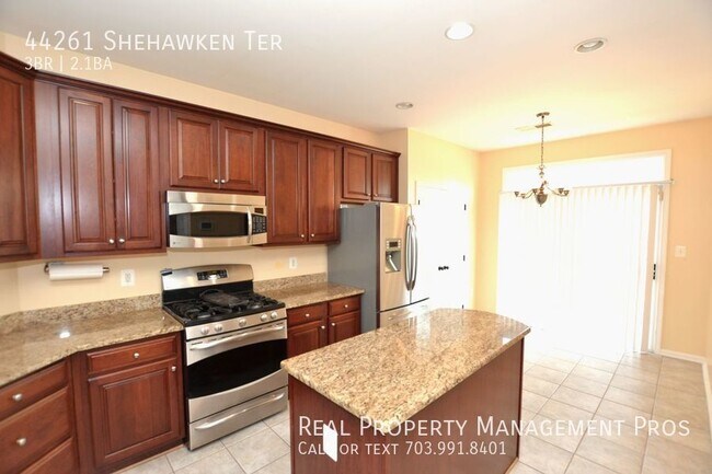 Building Photo - 44261 Shehawken Terrace