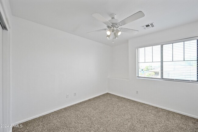 Building Photo - 10831 W Sheridan St