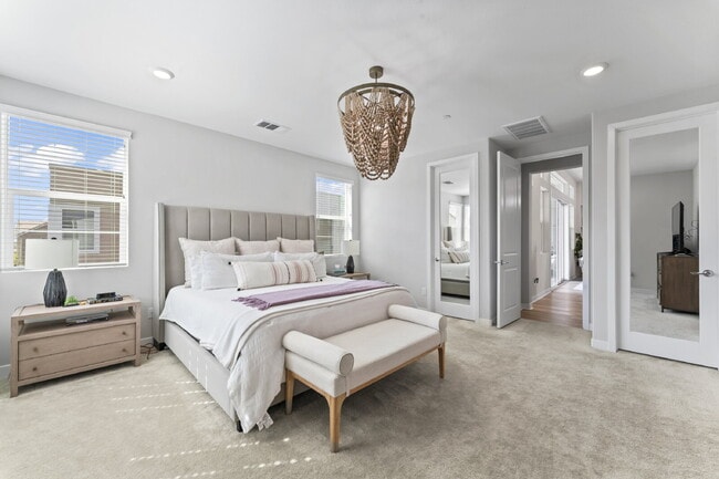 Building Photo - "Spacious 3-Bedroom Townhouse Retreat in P...