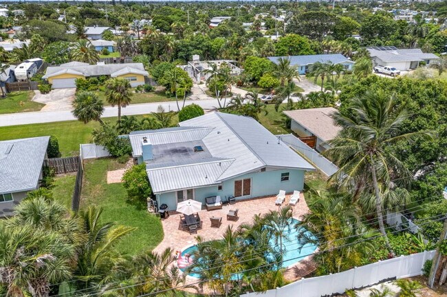 Building Photo - 1109 Seminole Dr