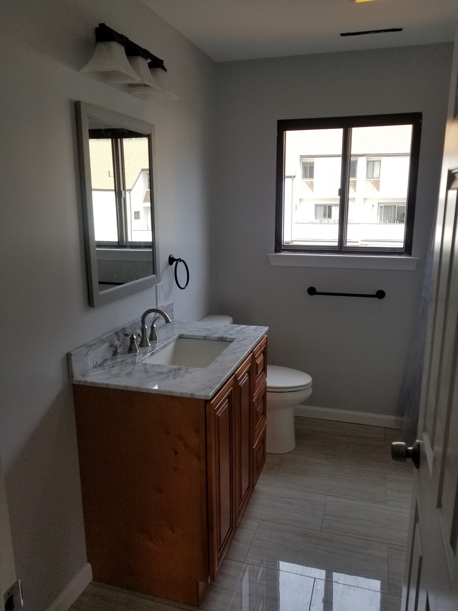 upstairs bathroom - 285 Queen St