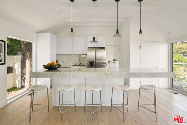 Building Photo - 1430 Miller Dr