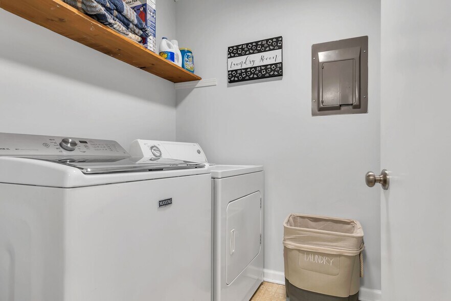 Laundry Room - 611 Doane Dr