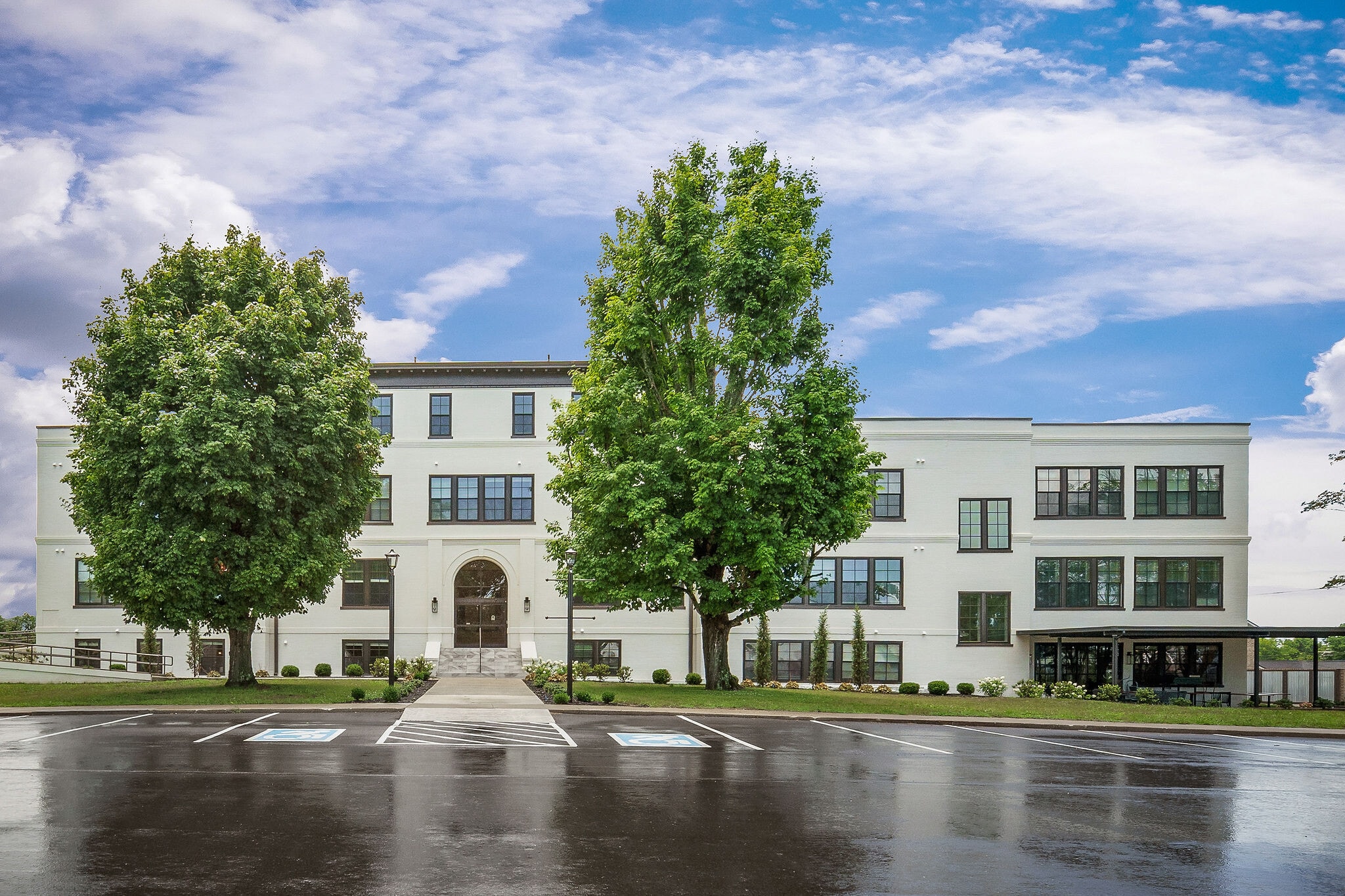 Building Photo - 211 W Colville St