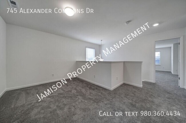 Building Photo - 745 Alexander Commons Dr