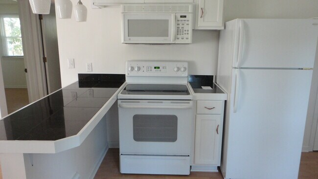 Building Photo - 558 Wilshire Rd