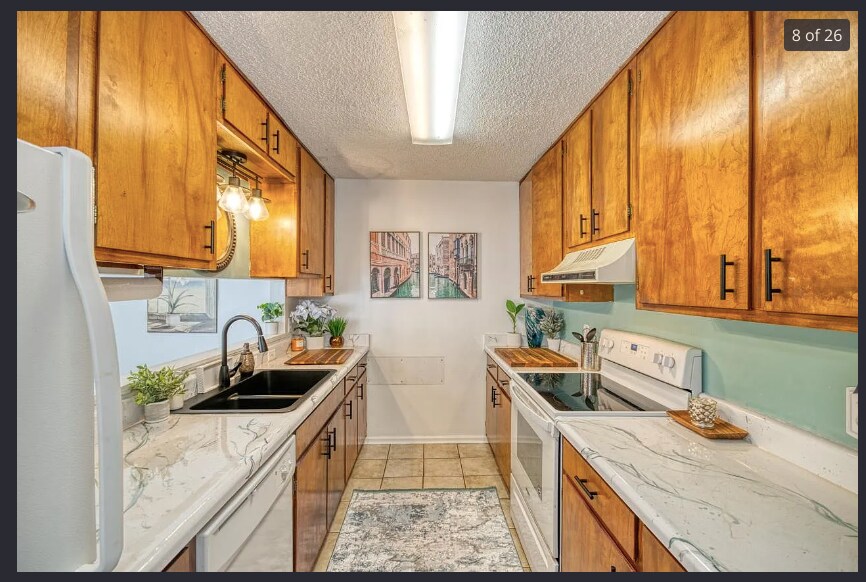 Building Photo - 2350 Gregory Dr