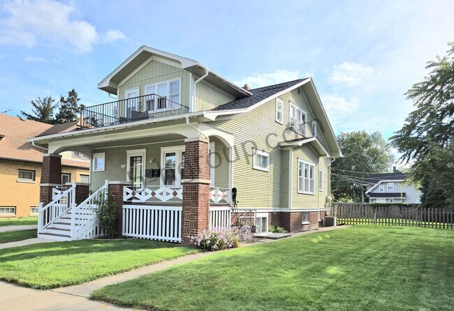 Building Photo - 7413 23rd Ave