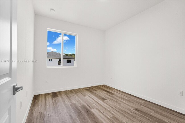 Building Photo - 22505 SW 125th Ave