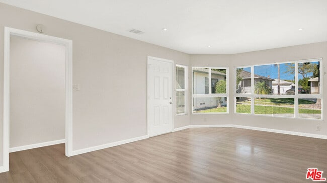 Building Photo - 10422 El Rancho Dr