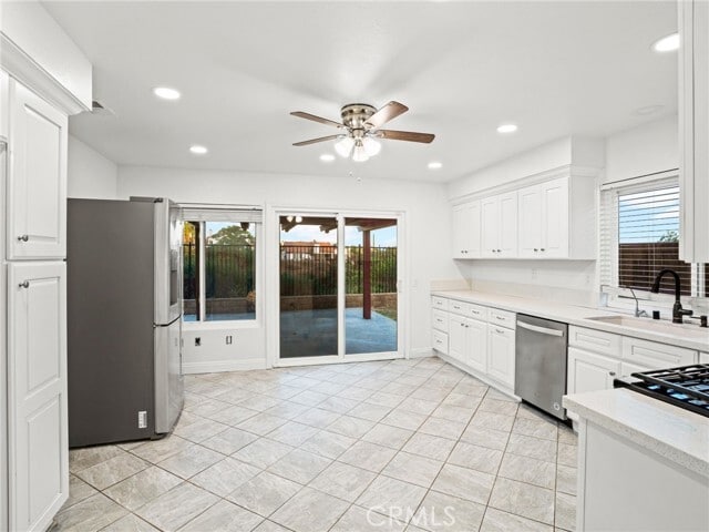 Building Photo - 39580 Medina Ct