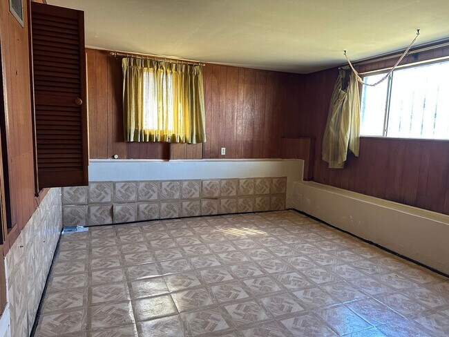 Building Photo - Contact Peggy at 501-676-1758