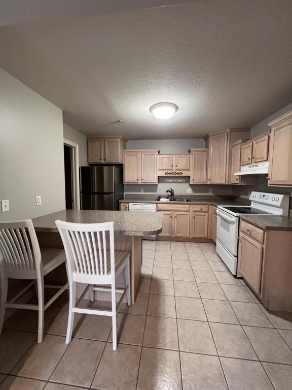 Building Photo - 3635 Indian Run, Unit 2