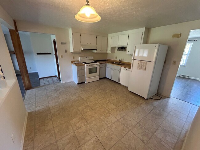 Building Photo - 4420 Larkdale Drive